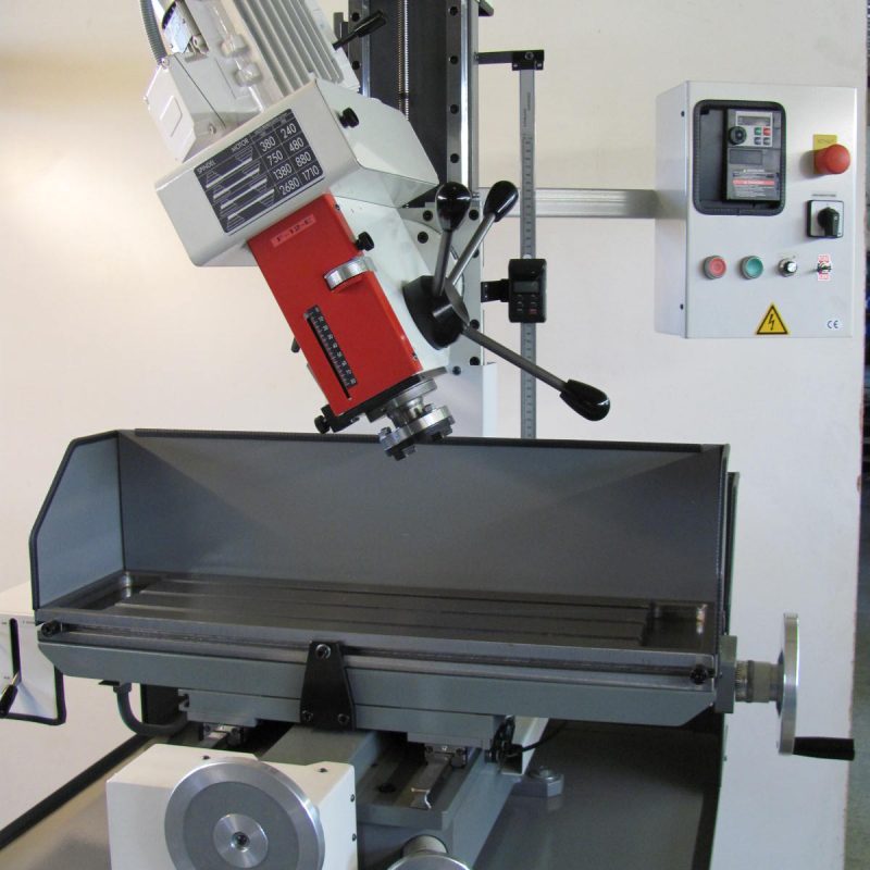 Fräsmaschine F-12E: Fräskopf schwenkbar